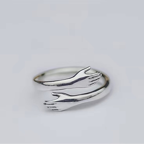 Jewelry - Love hug Silver hugging hand ring